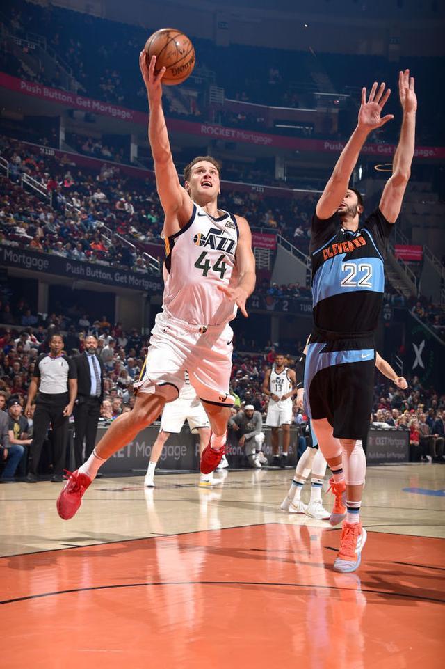 kaiyun.com -今夜犹他爵士官宣签约：意甲节点到来，话题不断，纪律约束更严格(陈毅赠同志译文)