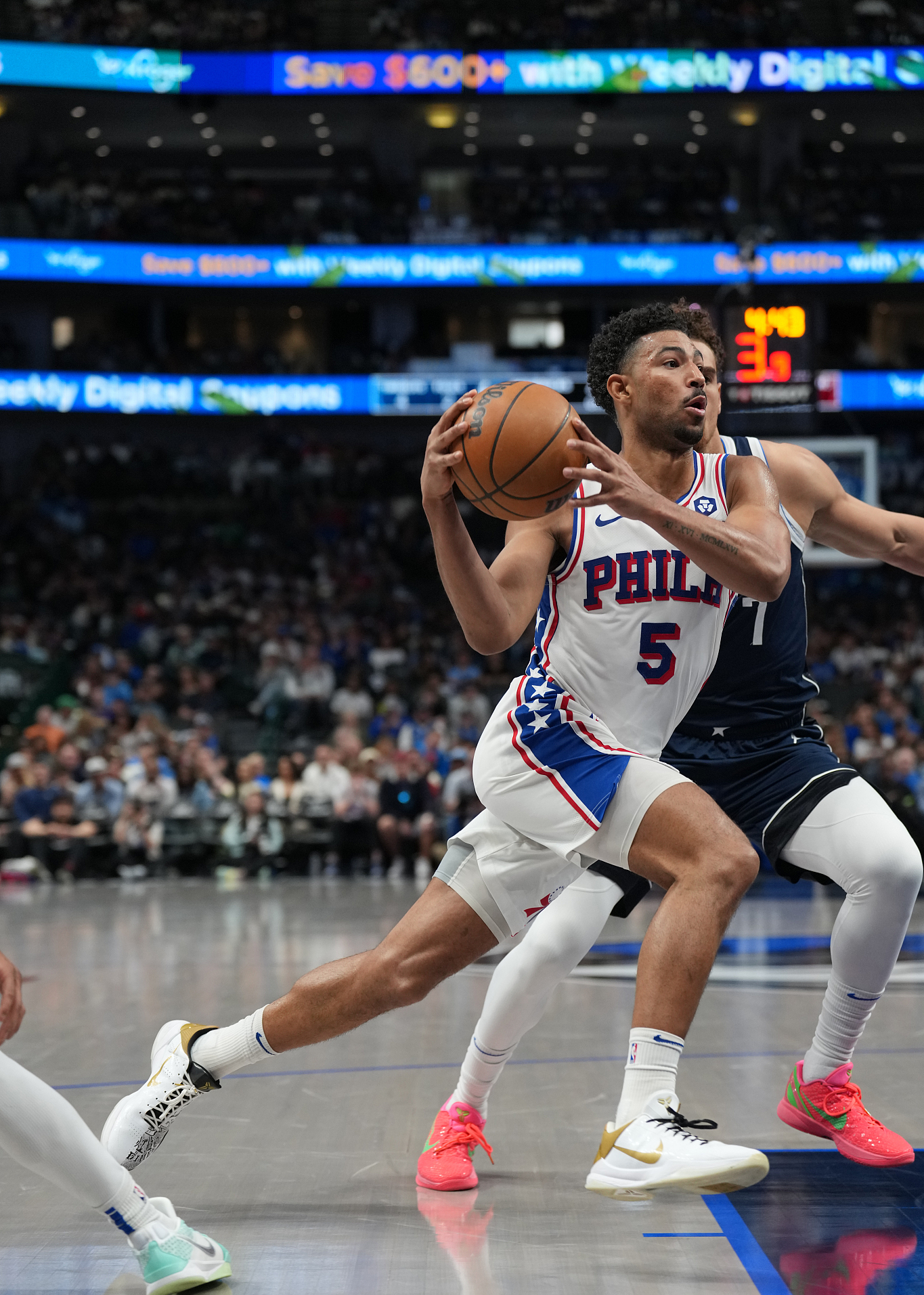 开云网址 -蜡笔小新森巴入侵