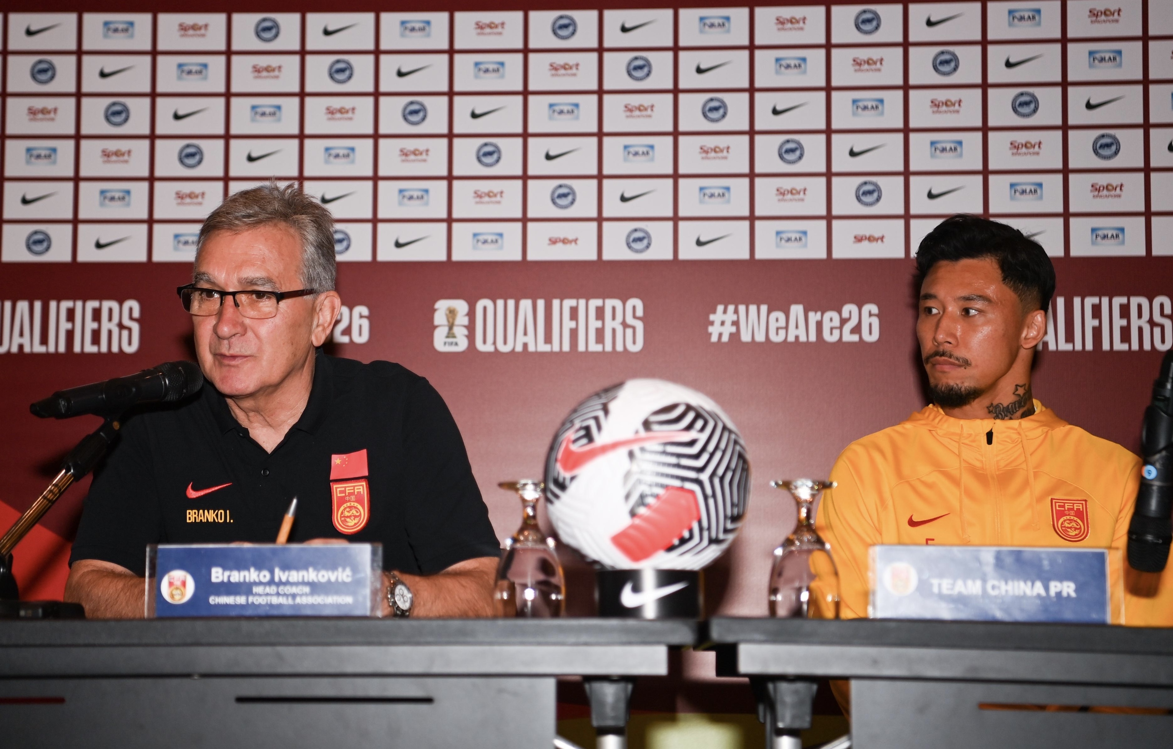 开云娱乐 -赛地聚焦——英超窗口期热度飙升，国际米兰刷新队史纪录，悬念犹存，资深球员宣示担当(国际米兰vs拉齐奥决赛冲击)