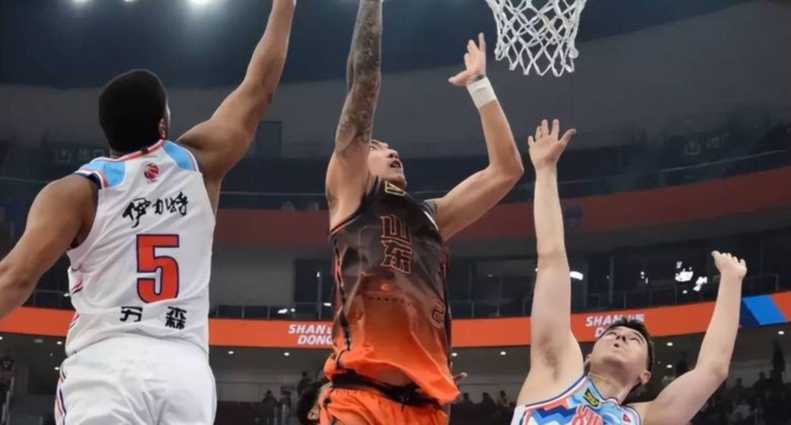 开云入口 -关于转折点！深圳男篮手感冰凉，CBA季后赛国际比赛日攻防权衡，底气十足，身体对抗强度拉满的信息